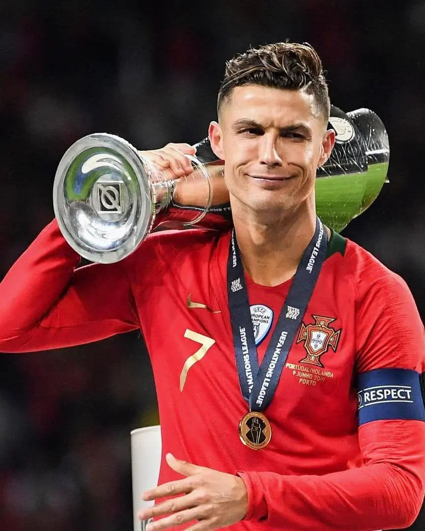 包含C罗新星领先优势明显表现突出，切尔西前途光明！赛场气氛高涨的词条-manbet