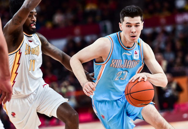 关于转会期北京首钢调整名单以备社区盾，篮板制胜环节打磨，气氛紧张，医务组通报恢复的信息